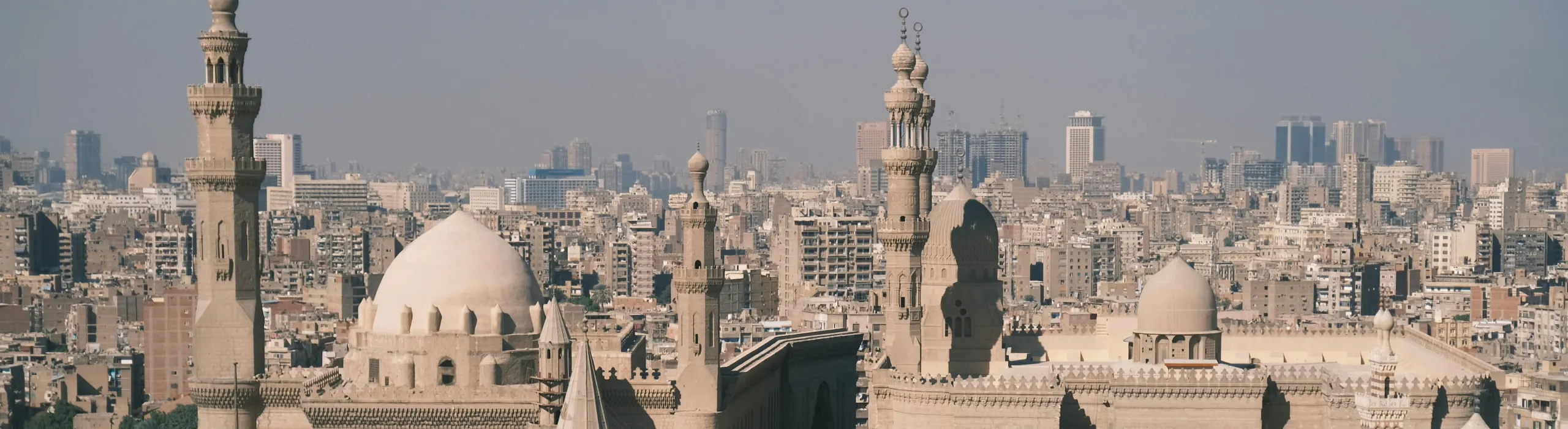 Panorama de la capitale millénaire, étape incontournable de ton voyage sur mesure en Égypte.